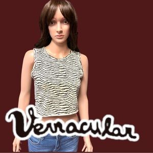 Vernacular cropped sleeveless zebra print top. Size S 🦓